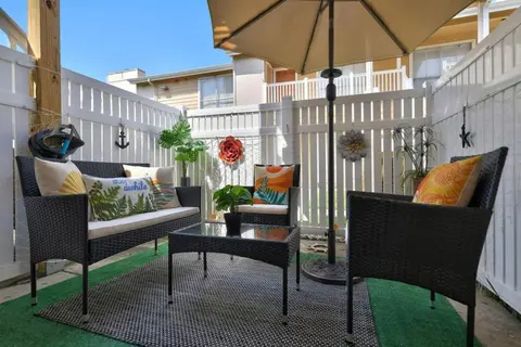 Stay Awhile Condo Minutes to Beach with Pool