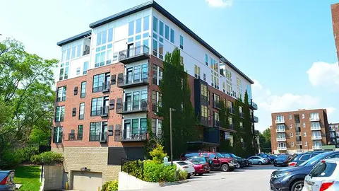 Landing at 275 on the Park - Congress - 2 Bedrooms in De Baliviere Place