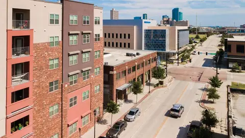 Landing at Bottle House of Main - 2 Bedrooms in Fort Worth