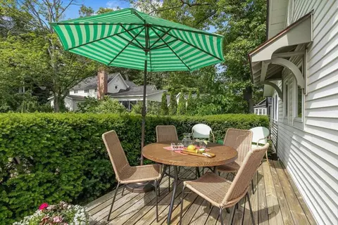 2min walk Downtown - Outdoor Patio - Pet Friendly
