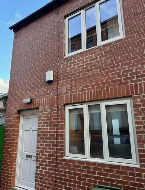 Spacious 2BR Duplex - 2Baths - 1min Walk to Arena & Nightlife