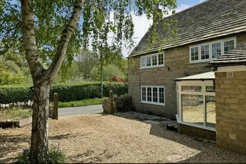 April cottage, Stamford by Belmont Places