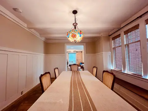 Farmhouse 15-min Walk to the Falls Sleeps 12
