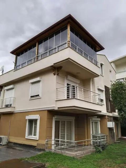 Denize Yakın Geniş Villa