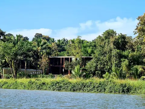 ELIVAAS The Glass Villa - Ultra Luxe 4 BHK with Infinity pool
