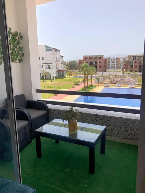 Appartement avec vue sur piscine