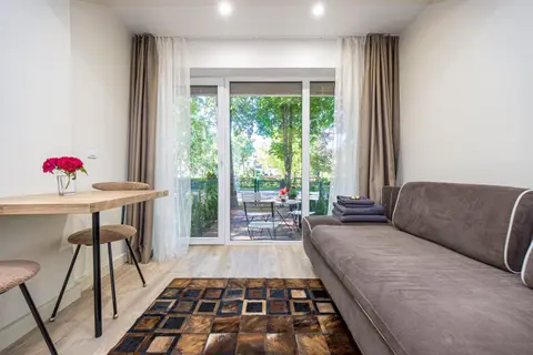 Central Beachside Studios