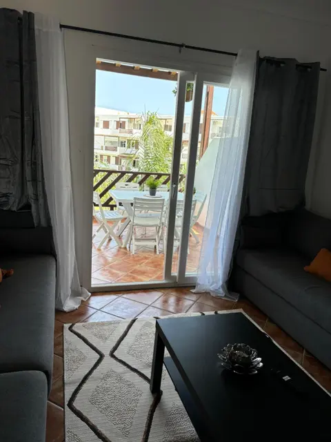 Joli appartement vue piscine