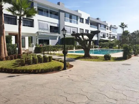 Plongez dans le luxe appartement avec piscine