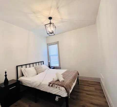 Relaxing 4 bedroom walk to the falls sleeps 8
