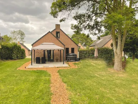 Goldenescape 6P Vip huis met Royale tuin en hottub 110