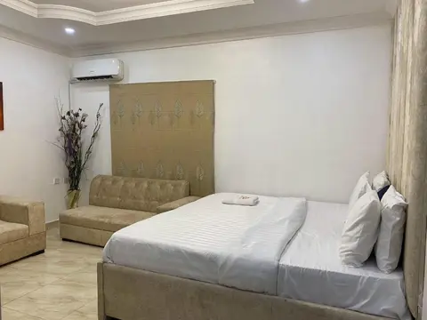 Zeks Place Hotel