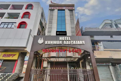 Super Townhouse Kankarbagh Formerly Kunwar Alcajars