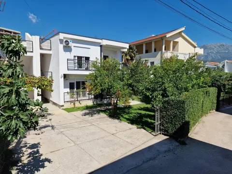 Casa R Apartments