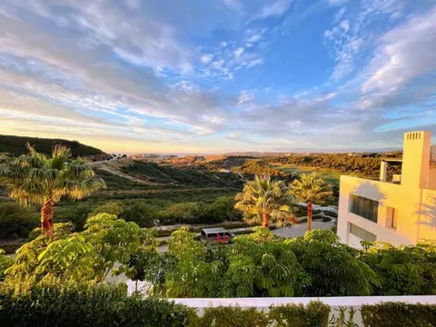 Superior apartment for golf, sea and nature lovers