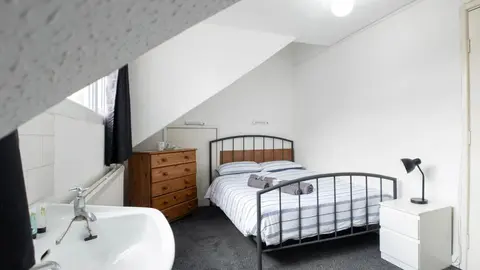 Pebbles guest house room 8