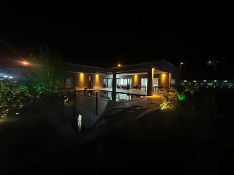 havuzlu bahçeli 7 kişilik villa