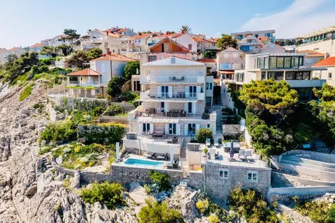 Blue Views Villa with Heated Pool and Jacuzzi
