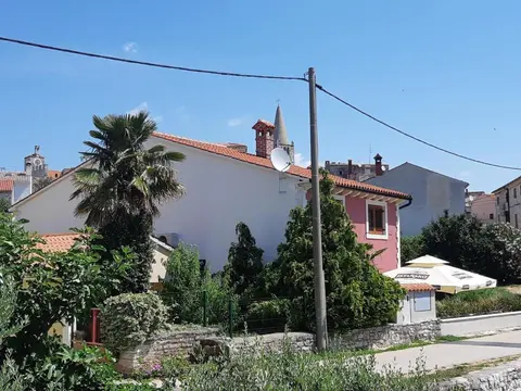 Ferienwohnung mit Terrasse für sechs Personen