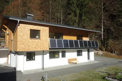 Carolines Appartement Au - Bergblick, Terrasse, Parkplatz, zentraler Punkt zum Ski- und Wandergebiet, Hund willkommen - ideal für Familien und naturverbund
