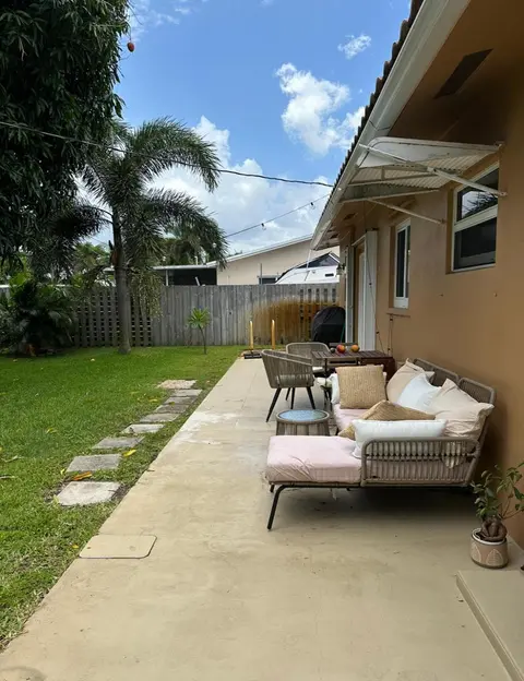 Mango House