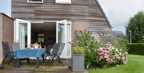 Fries Vakantiehuis, grote tuin, nabij het Pikmeer