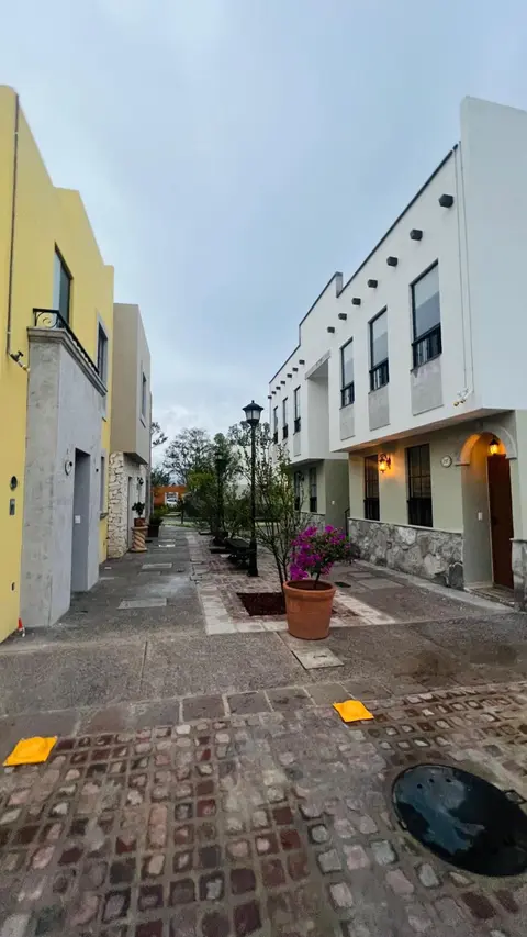 Escapada de Ensueño en San Miguel de Allende A Estrenar Departamento Amplio con Autentico Encanto Local