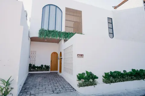 Melviano Suite & Villa