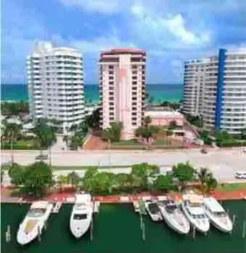44 Beach access and private pool