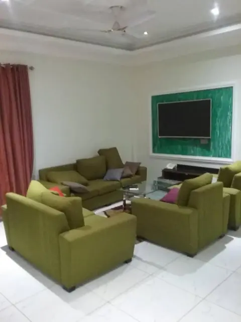 Elegant 2 bedroom Apartment