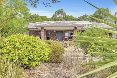 Vineyard Retreat in the Heart of McLaren Vale