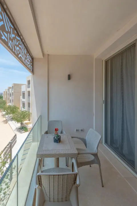Cozy 1BR Apartment in Mangroovy with pool