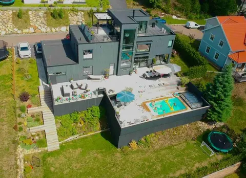 Large pool villa, roof terrace near lake & nature