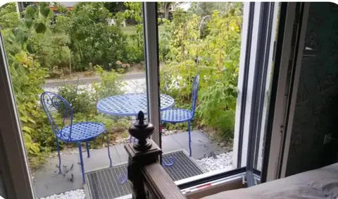 Studio, entrée par terrasse
