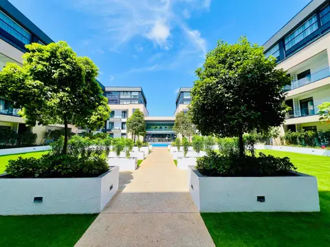 Executive Studio, Embassy Gardens