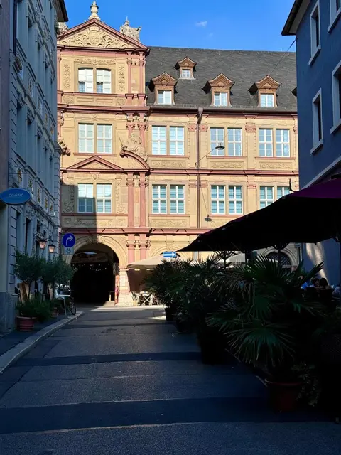 OldTown Gallery Apartment