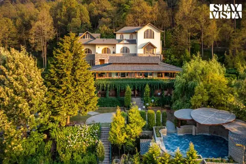 StayVista at Sylvana Villas with Lawn, BBQ and Jacuzzi