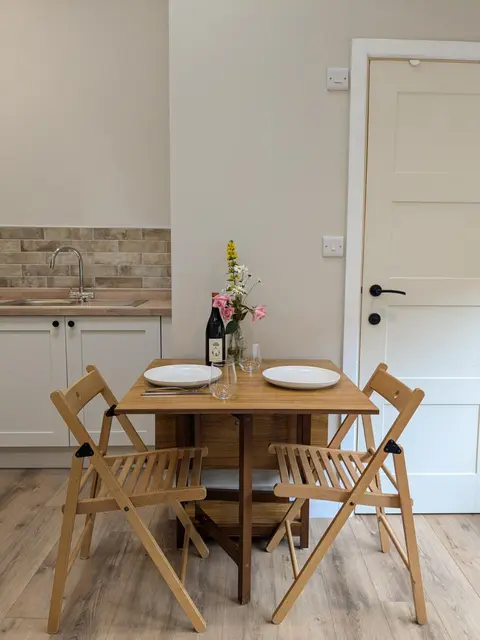 Light, modern detached studio in Eyam