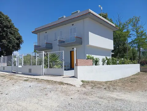 casa Yellow sul mare con spiaggia privata