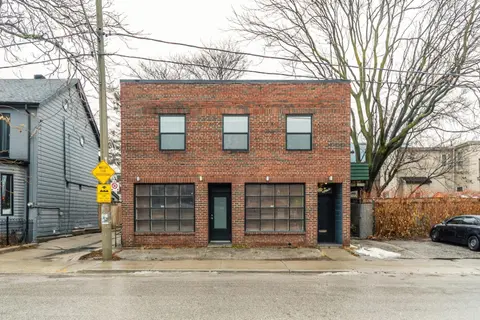 Modern 2 BR Condo - Heart of Leslieville