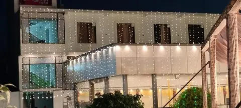 Hotel Premkunj