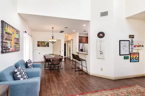 Upstay East Austin Retreat w Yard - 5min to Downtown