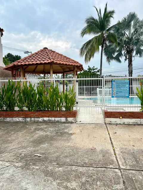 Apto en Girardot a 5 min de Unicentro con Piscina en 1 Piso