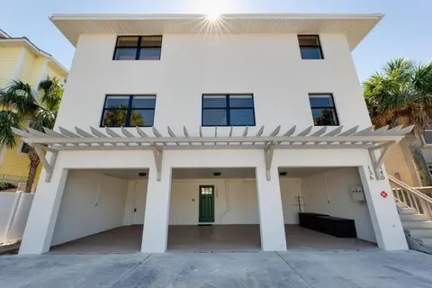 Be A Nomad - Entire Triplex - Steps to the beach
