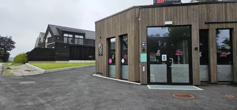 Modern apartment in Åros with swimming pool!-Moderne leilighet på Åros med svømmebasseng!