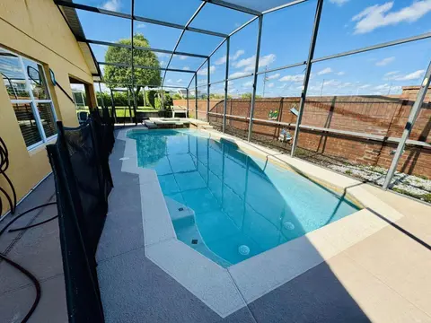 43 Vacation Home With Private Pool Located At Formosa Gardens!!