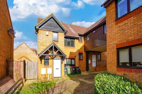 Comfy Central MK House Free Parking Fast Wifi