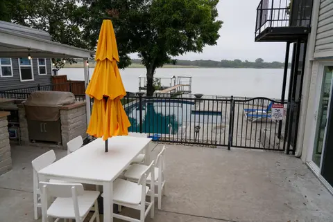 Family Lakefront retreat with Pool!