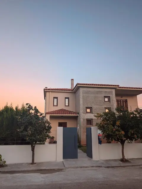 Spacious Family Villa with Outdoor Cinema & Sea View
