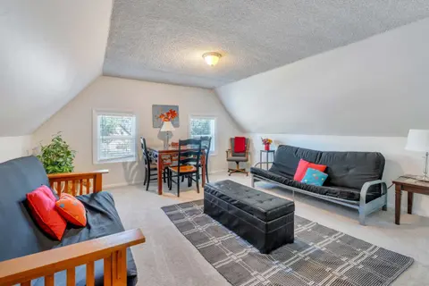 Heritage House-Skiing close,Walk to Main St,Roomy